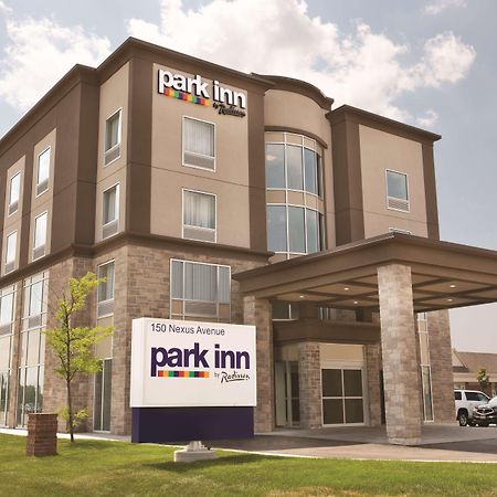 Park Inn By Radisson Brampton, On Exteriér fotografie