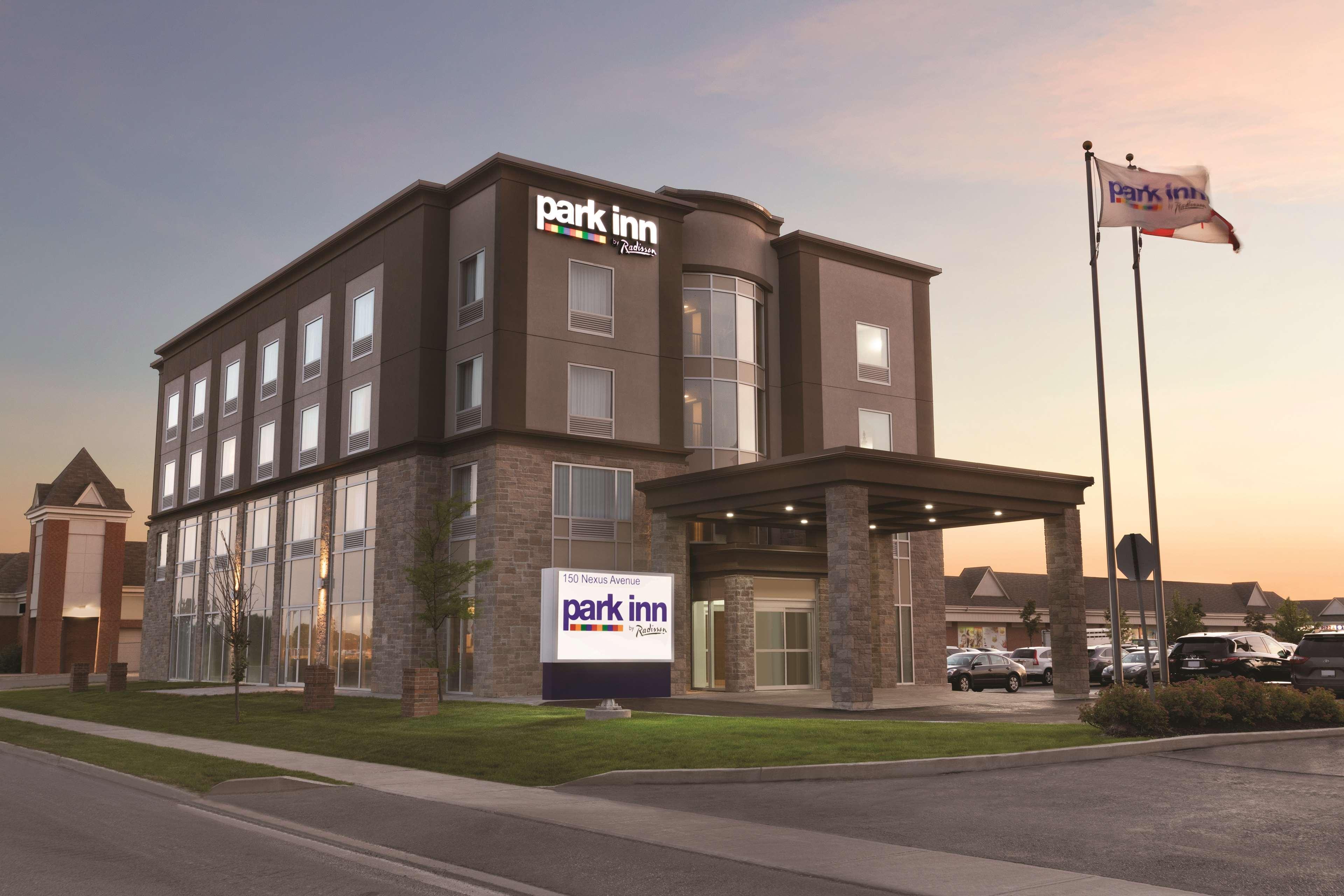 Park Inn By Radisson Brampton, On Exteriér fotografie