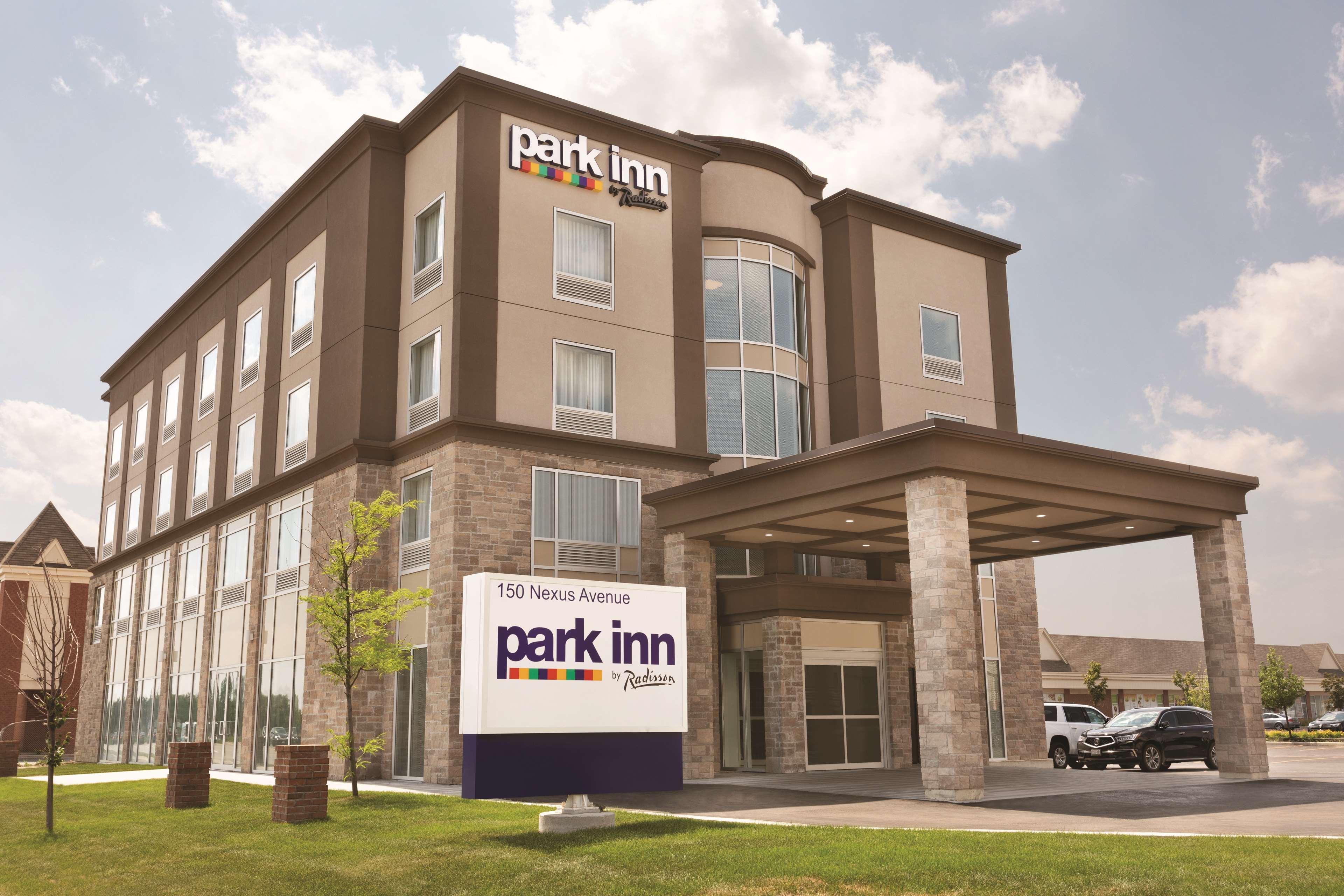 Park Inn By Radisson Brampton, On Exteriér fotografie